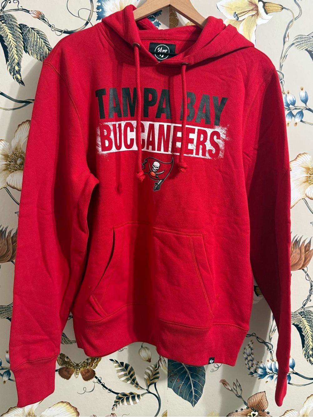 47 Brand Tampa Bay Buccaneers Red Hoodie Sweater Size S